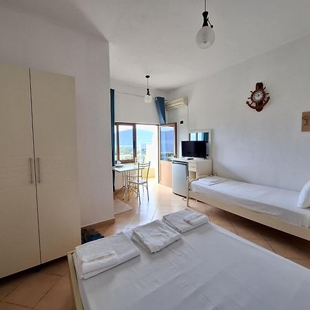 Hotel Sirena Radhime Luaran gambar
