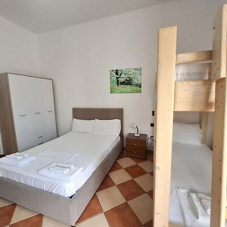 Hotel Sirena Radhime Luaran gambar
