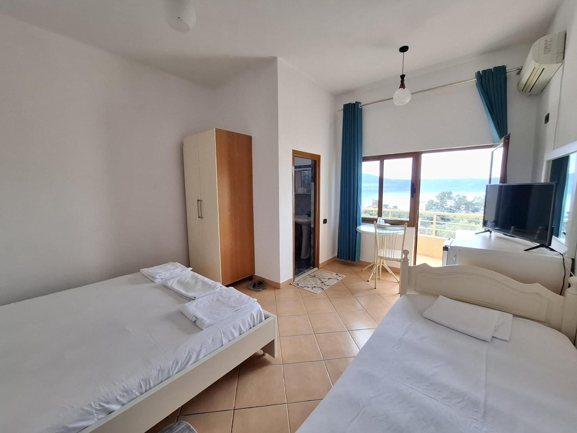 Hotel Sirena Radhime Luaran gambar